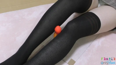ポメ子 - むっちり太腿&ニーハイでゆっくり太腿コキ - Free Hentai Manga, Doujinshi and Comics Online Reader | LewdVault.com
